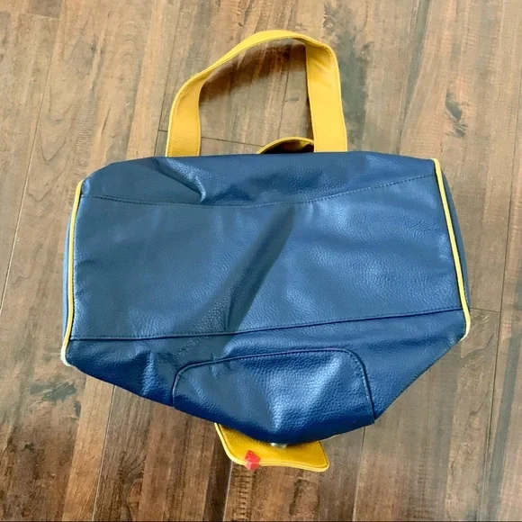 Volcom Gotta Run Shoulder Crossbody Bag/Purse - Picture 5 of 16